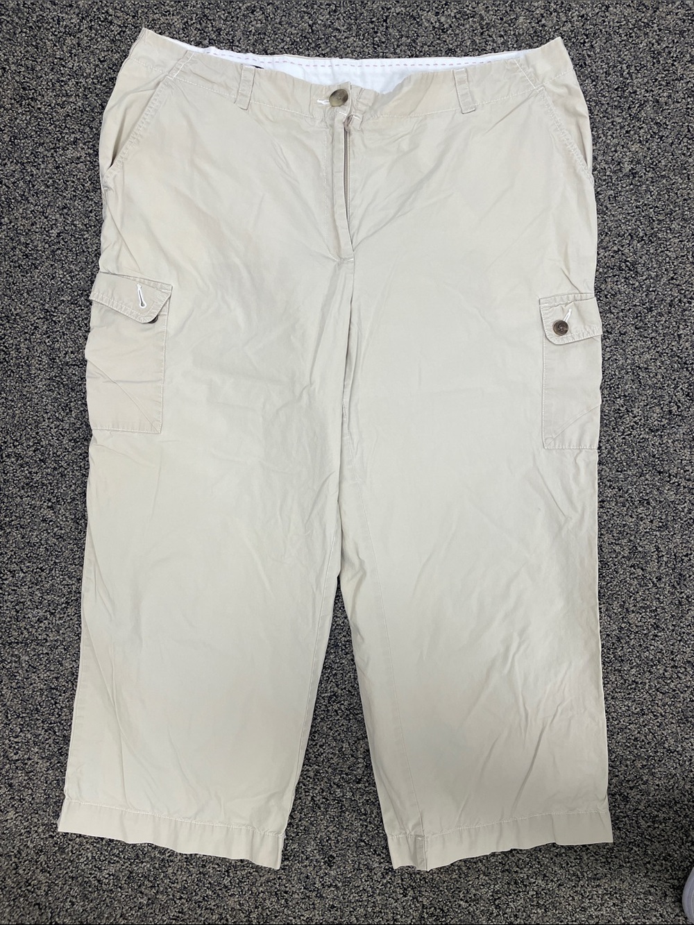 Lands' End Women's Light Beige Cargo Capris